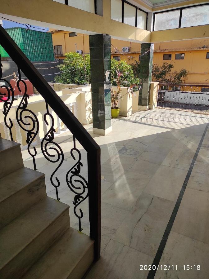 Yogi Home Stay ริชิเคช ภายนอก รูปภาพ
