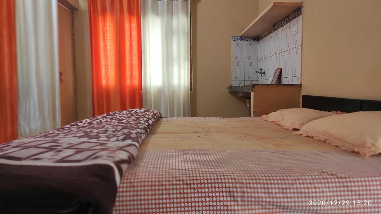 Yogi Home Stay ริชิเคช ภายนอก รูปภาพ